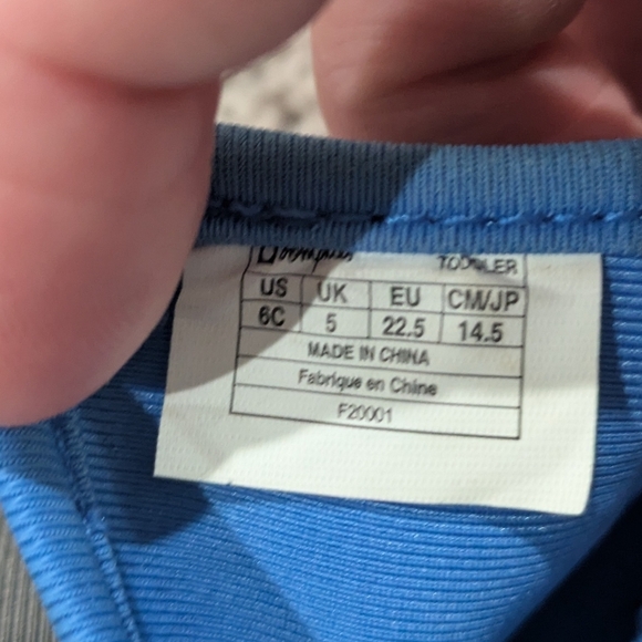 Oomphies Kids Gray and Blue Sandals - Picture 8 of 8